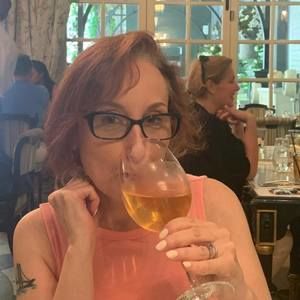 Meet your Posher, Adrienne